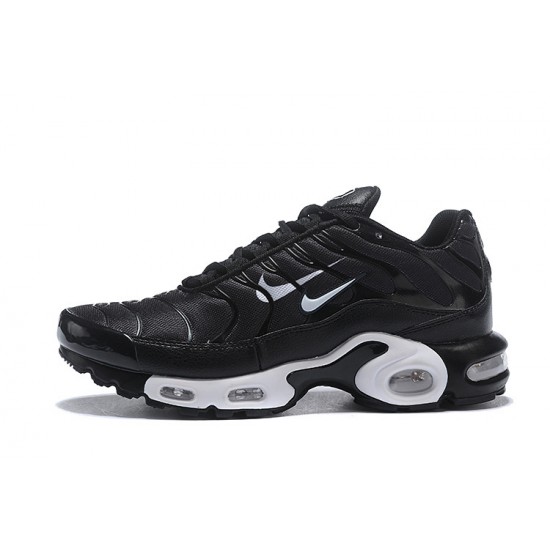 Air Max Plus Tn (M) Shoes  Black and White