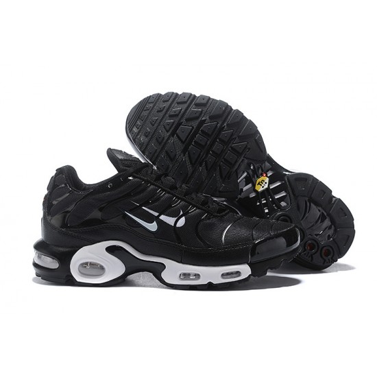 Air Max Plus Tn (M) Shoes  Black and White